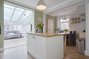 Kitchen/Diner- click for photo gallery